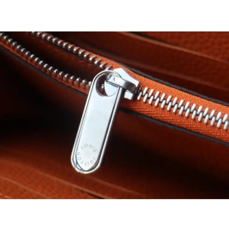 19B570225 LV Bags 0611